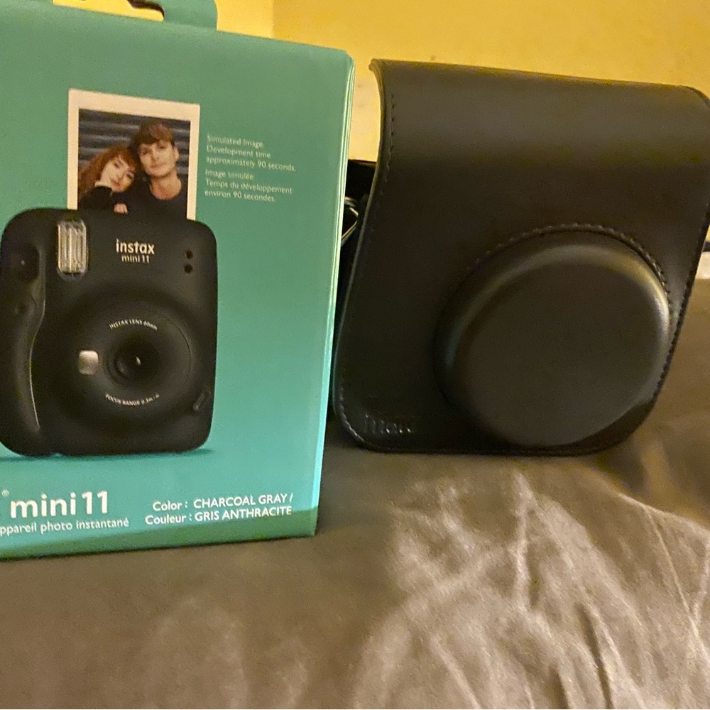 Brand new Fujifilm Instax Mini 11
